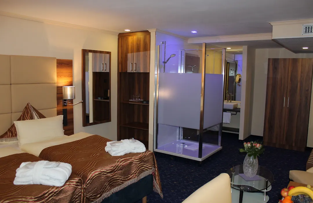 Grand Hotel Empire-1